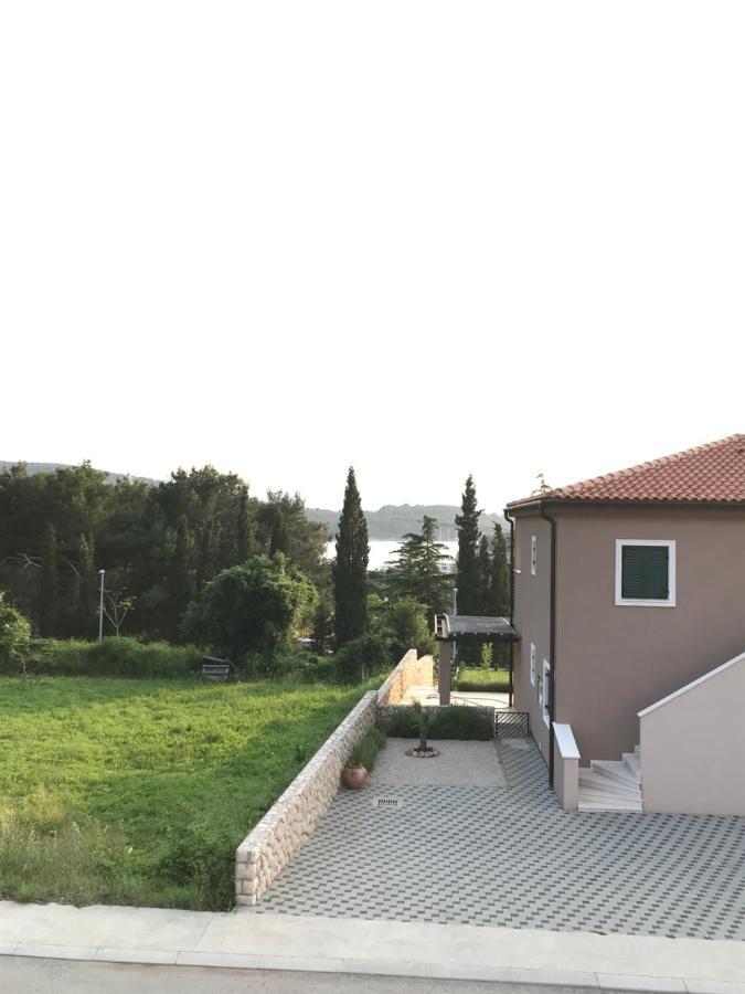 Apartmani Matea Cres Exterior photo